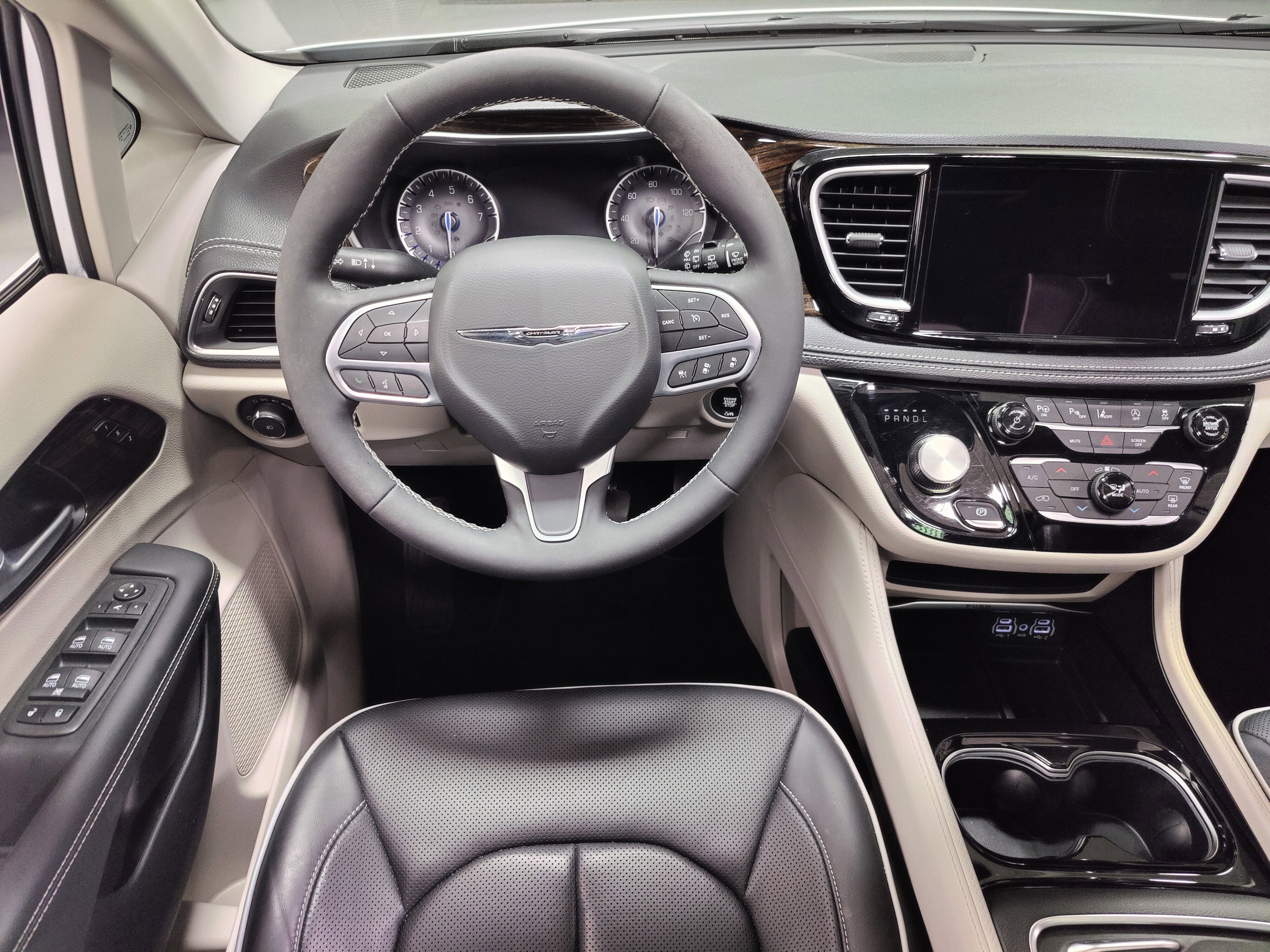 2024 Chrysler Pacifica Limited AWD w/Safety Sphere