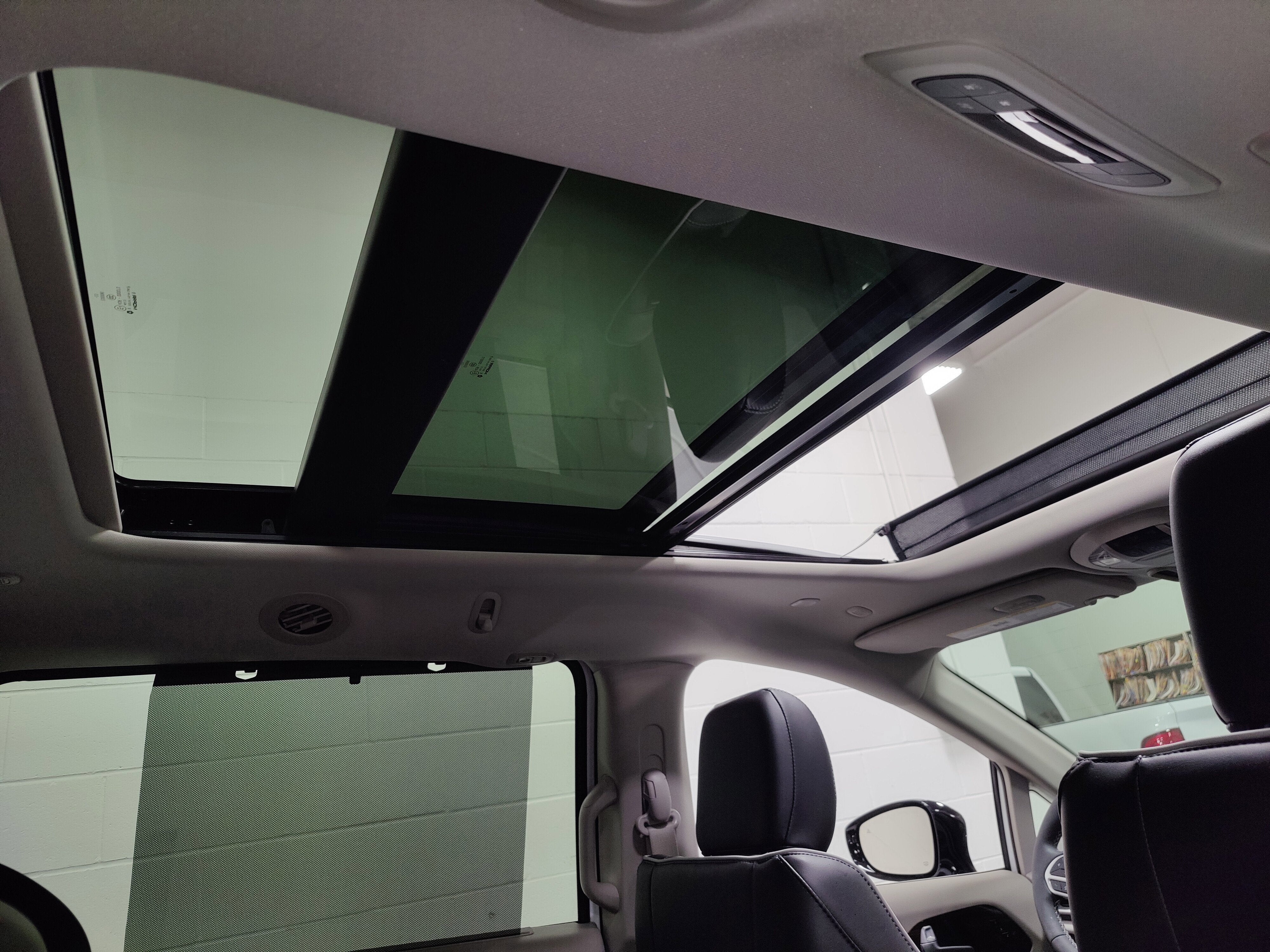 2024 Chrysler Pacifica Limited AWD w/Safety Sphere