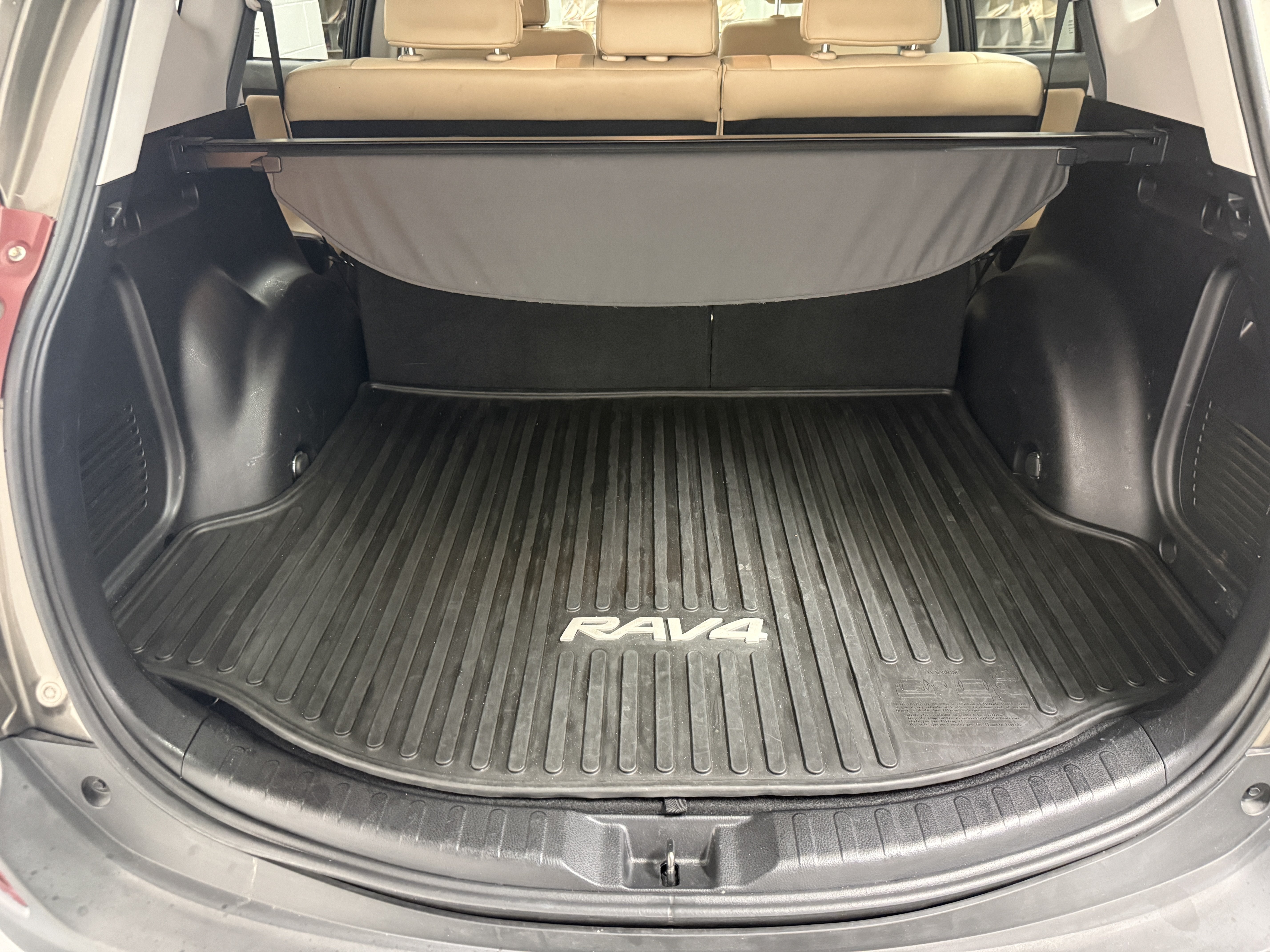 2014 Toyota RAV4 AWD Limited w/Sunroof & Tech Pkg