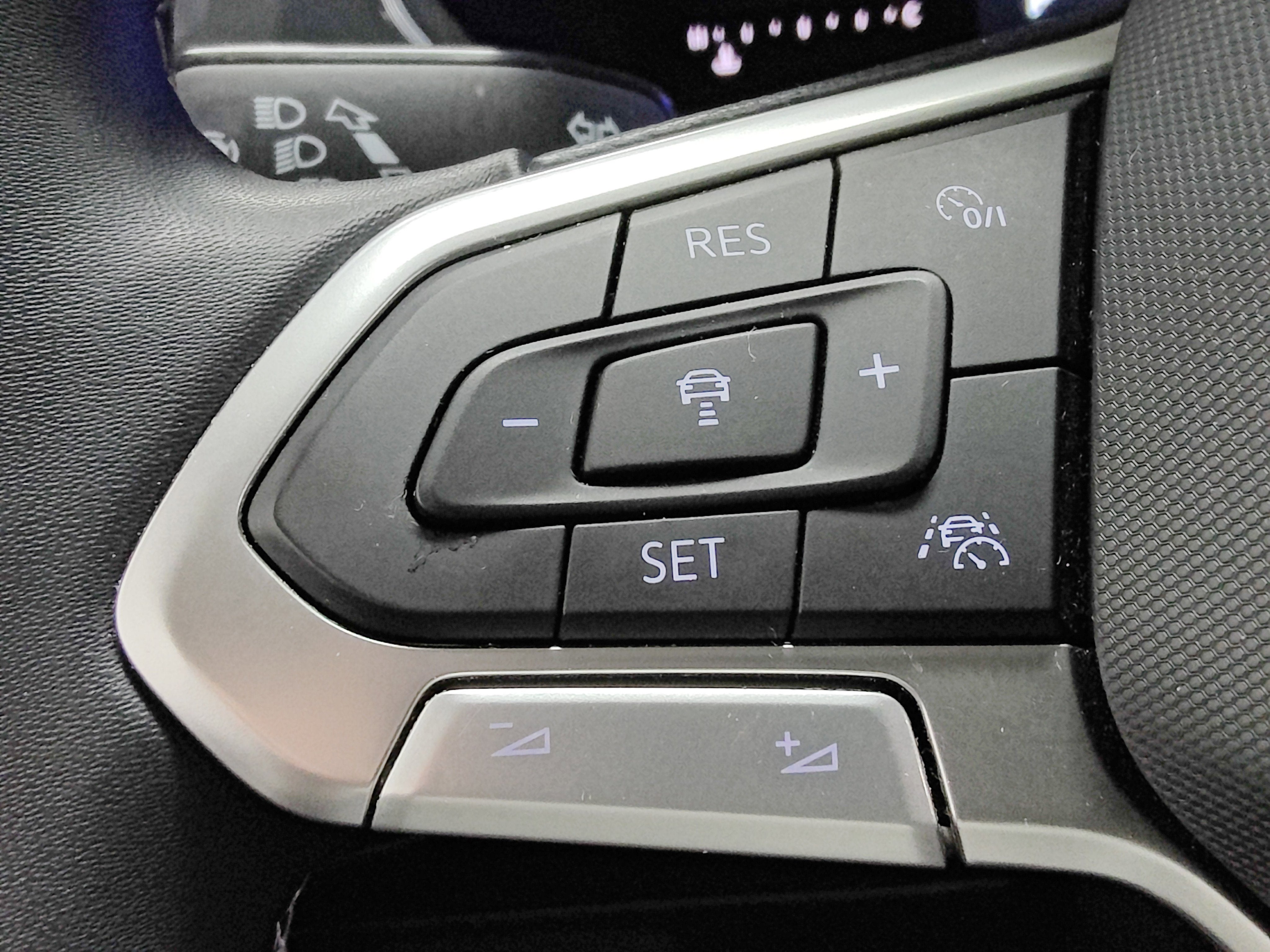 2022 Volkswagen Tiguan SE AWD w/Sunroof