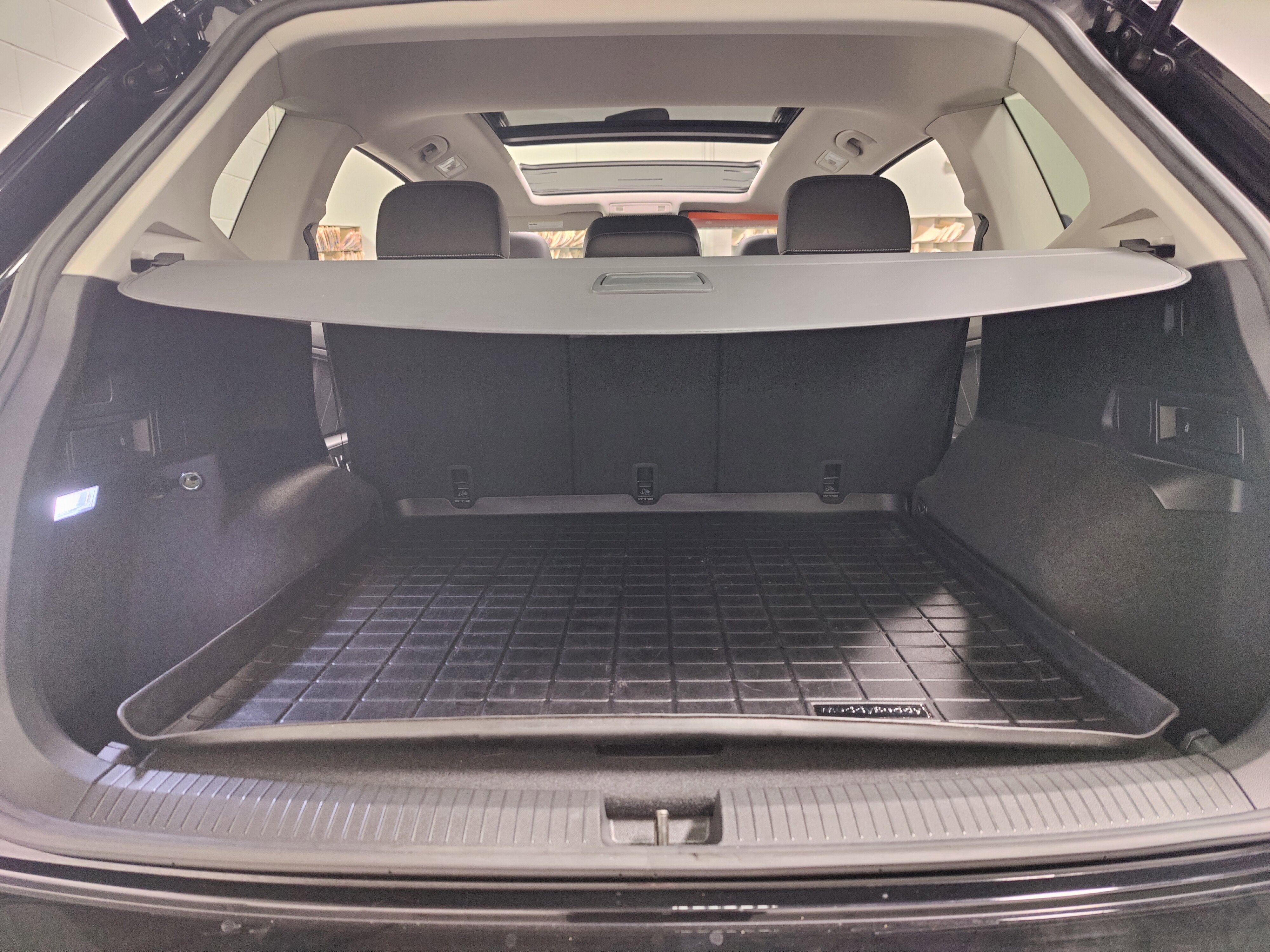 2022 Volkswagen Tiguan SE AWD w/Sunroof