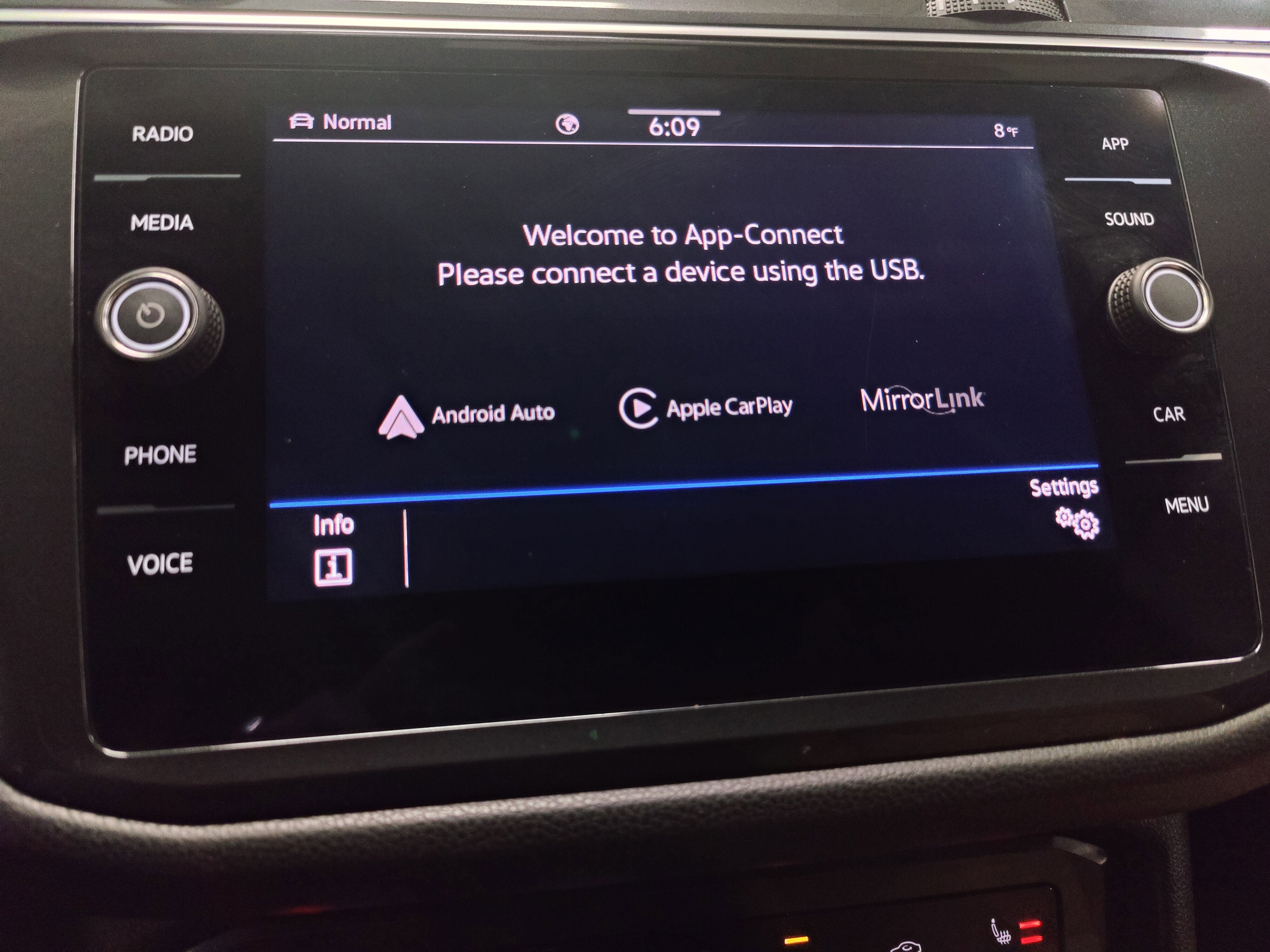 2022 Volkswagen Tiguan SE AWD w/Sunroof