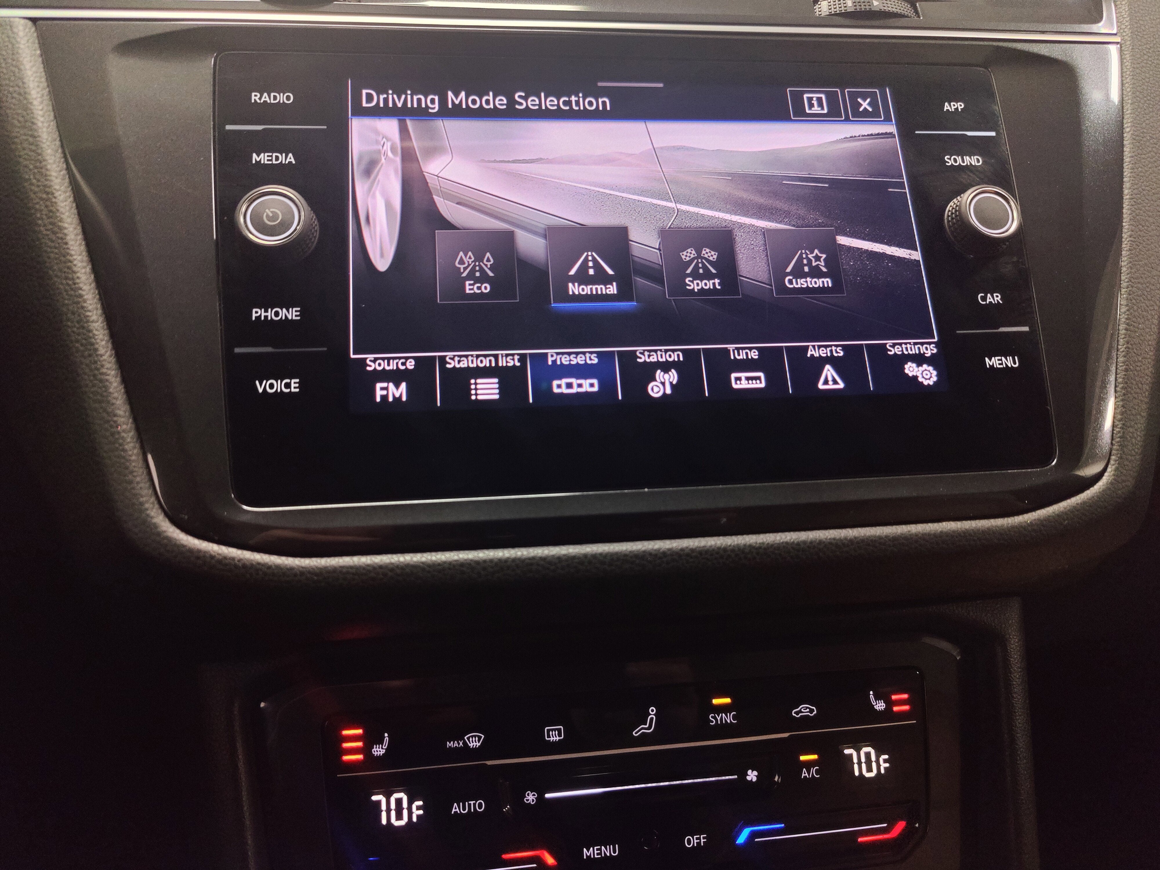 2022 Volkswagen Tiguan SE AWD w/Sunroof