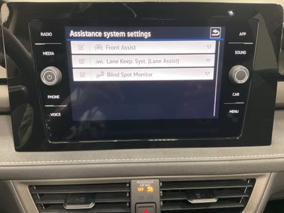 2026 Volkswagen Taos SE Black