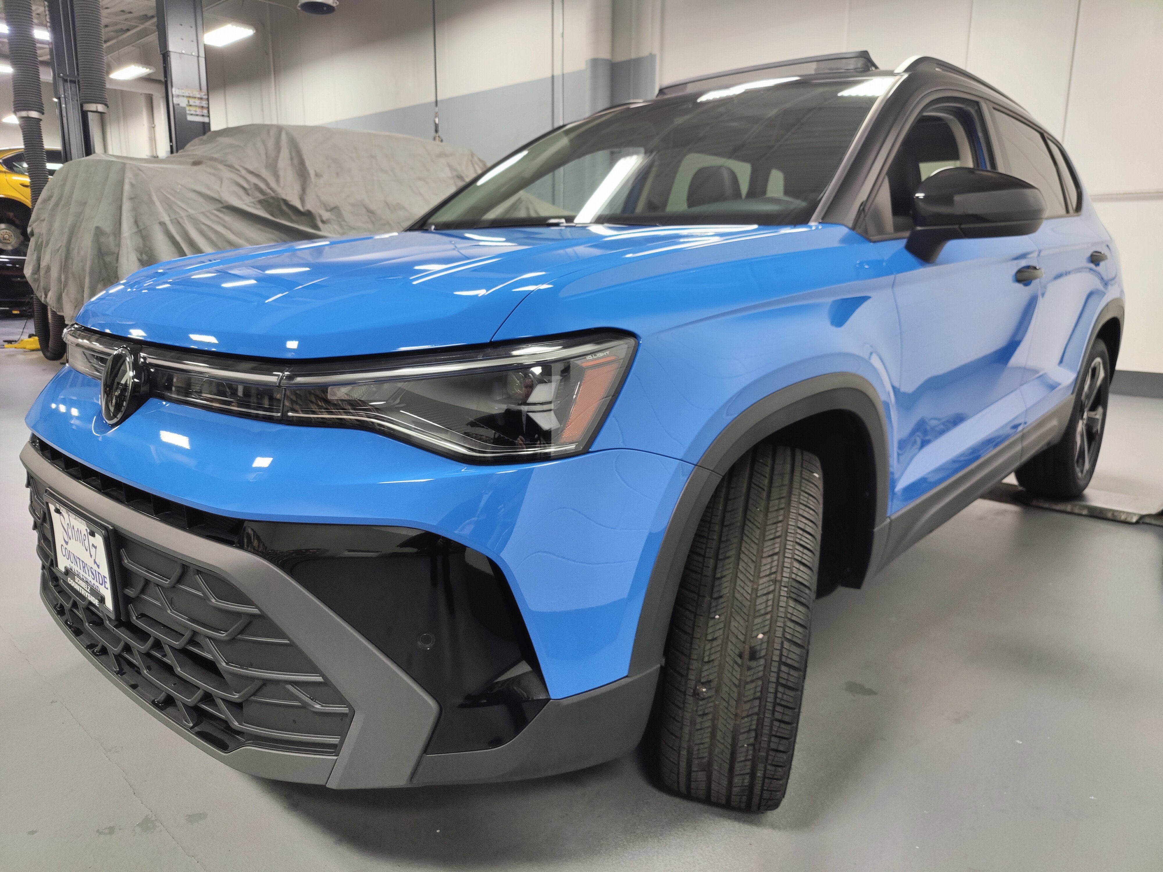 2025 Volkswagen Taos SE Black AWD w/Sunroof