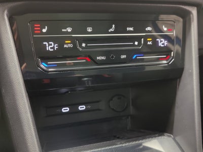 2025 Volkswagen Taos SE Black AWD w/Sunroof