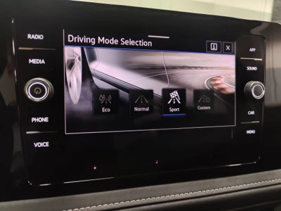 2025 Volkswagen Taos SE Black AWD w/Sunroof