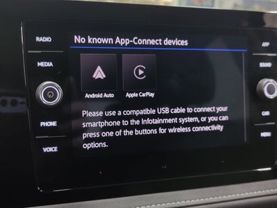 2025 Volkswagen Taos SE Black AWD w/Sunroof