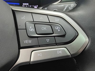 2025 Volkswagen Taos SE Black AWD w/Sunroof