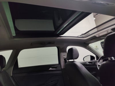 2025 Volkswagen Taos SE Black AWD w/Sunroof