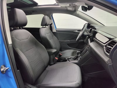 2025 Volkswagen Taos SE Black AWD w/Sunroof