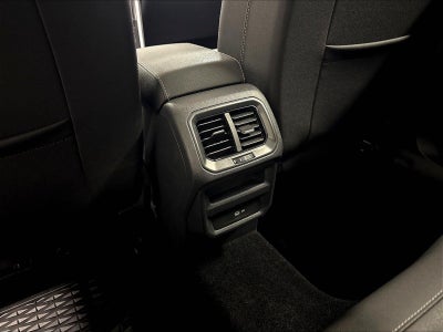 2025 Volkswagen Taos SE Black AWD w/Sunroof
