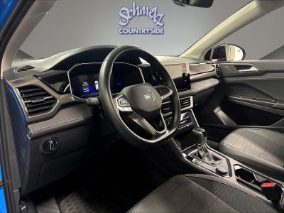 2025 Volkswagen Taos SE Black AWD w/Sunroof