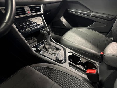 2025 Volkswagen Taos SE Black AWD w/Sunroof