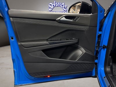 2025 Volkswagen Taos SE Black AWD w/Sunroof