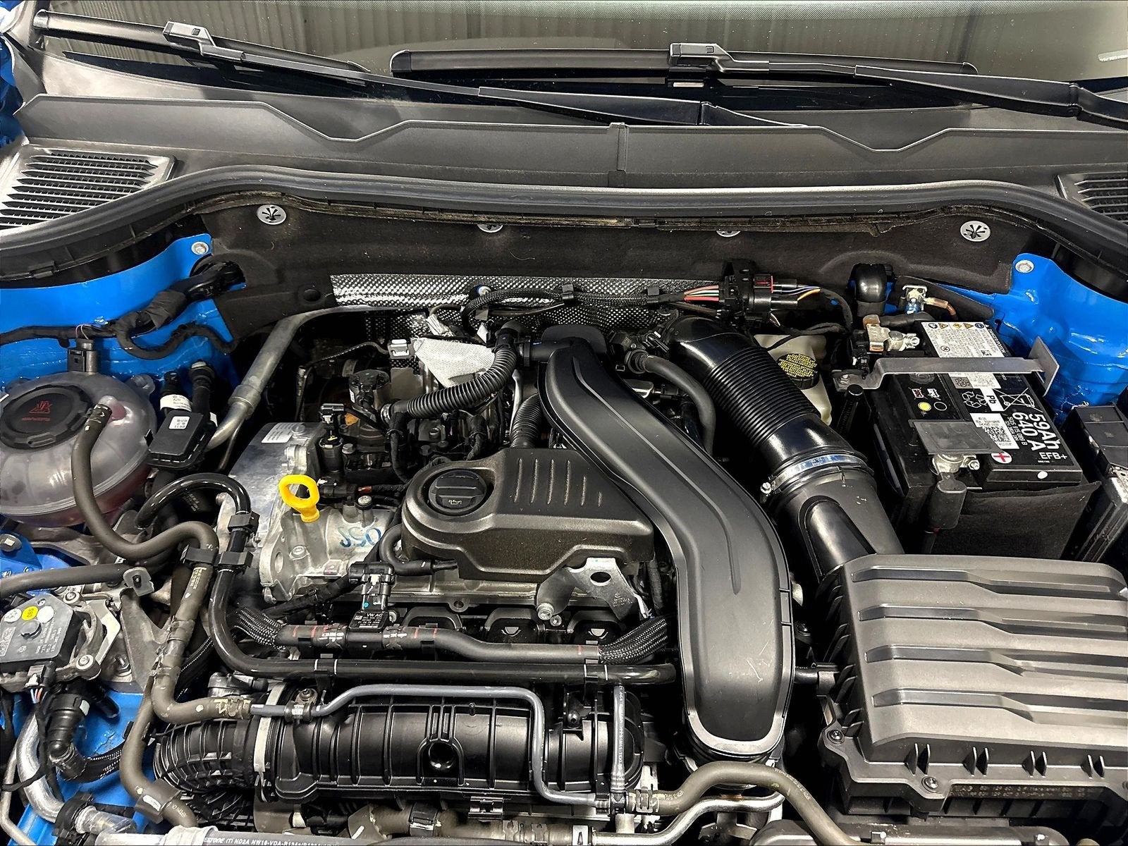 2025 Volkswagen Taos SE Black AWD w/Sunroof