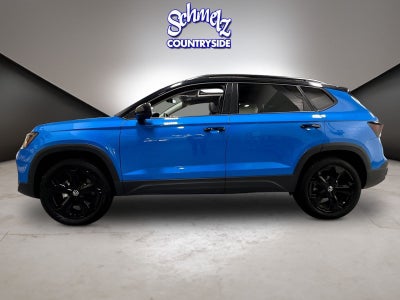 2025 Volkswagen Taos SE Black AWD w/Sunroof