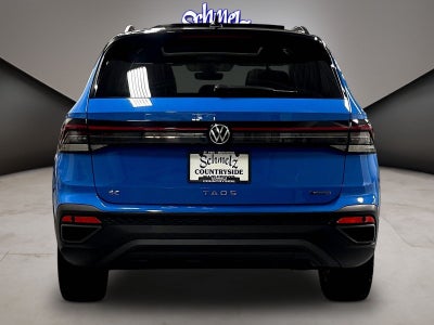 2025 Volkswagen Taos SE Black AWD w/Sunroof