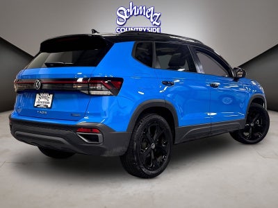 2025 Volkswagen Taos SE Black AWD w/Sunroof