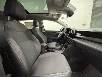 2025 Volkswagen Taos SE Black