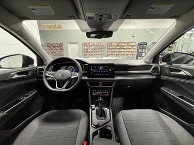 2025 Volkswagen Taos SE Black