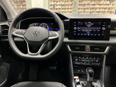 2025 Volkswagen Taos SE Black