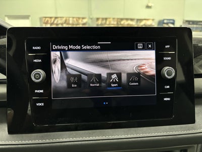 2025 Volkswagen Taos SE Black