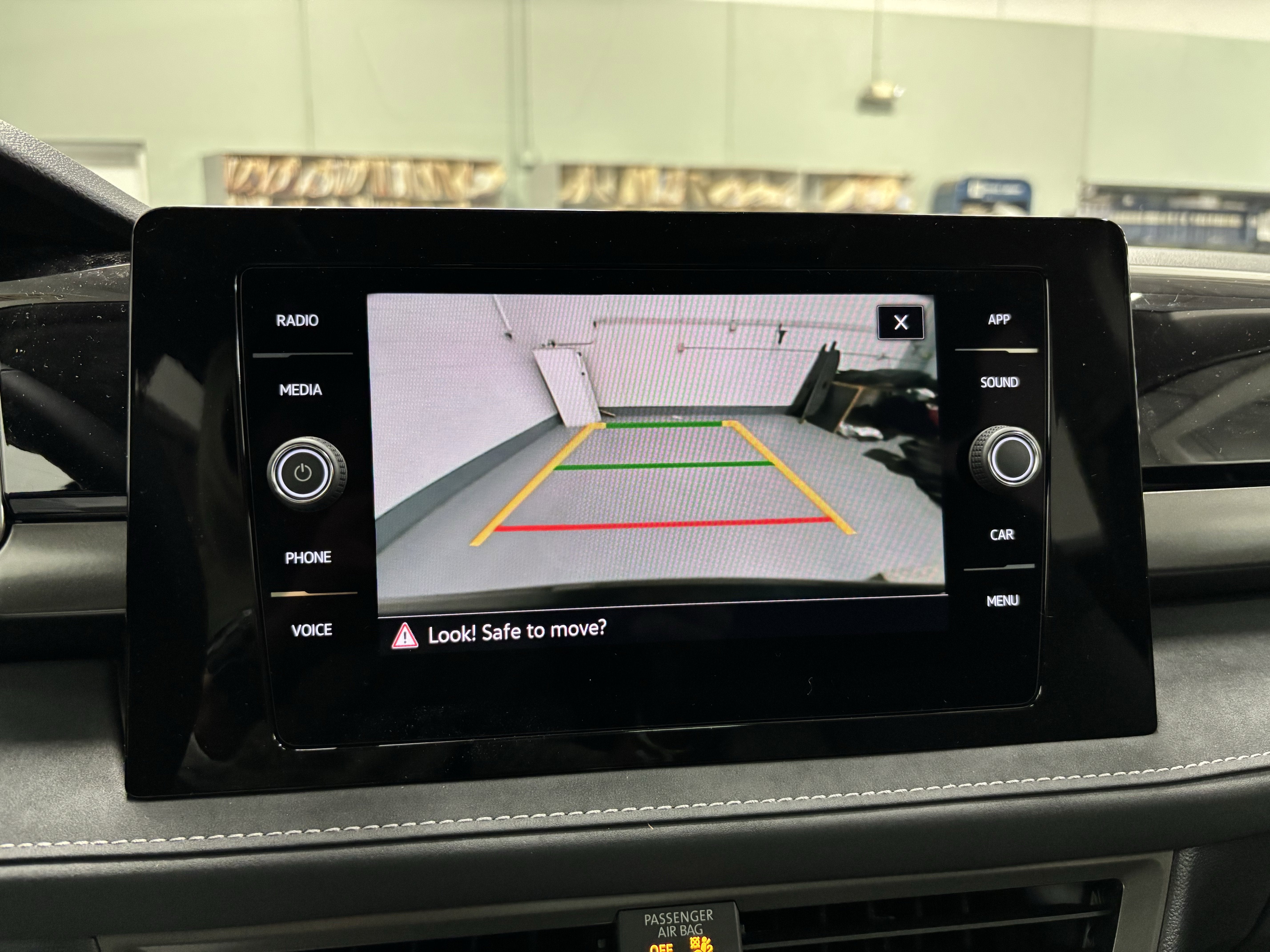 2025 Volkswagen Taos SE Black