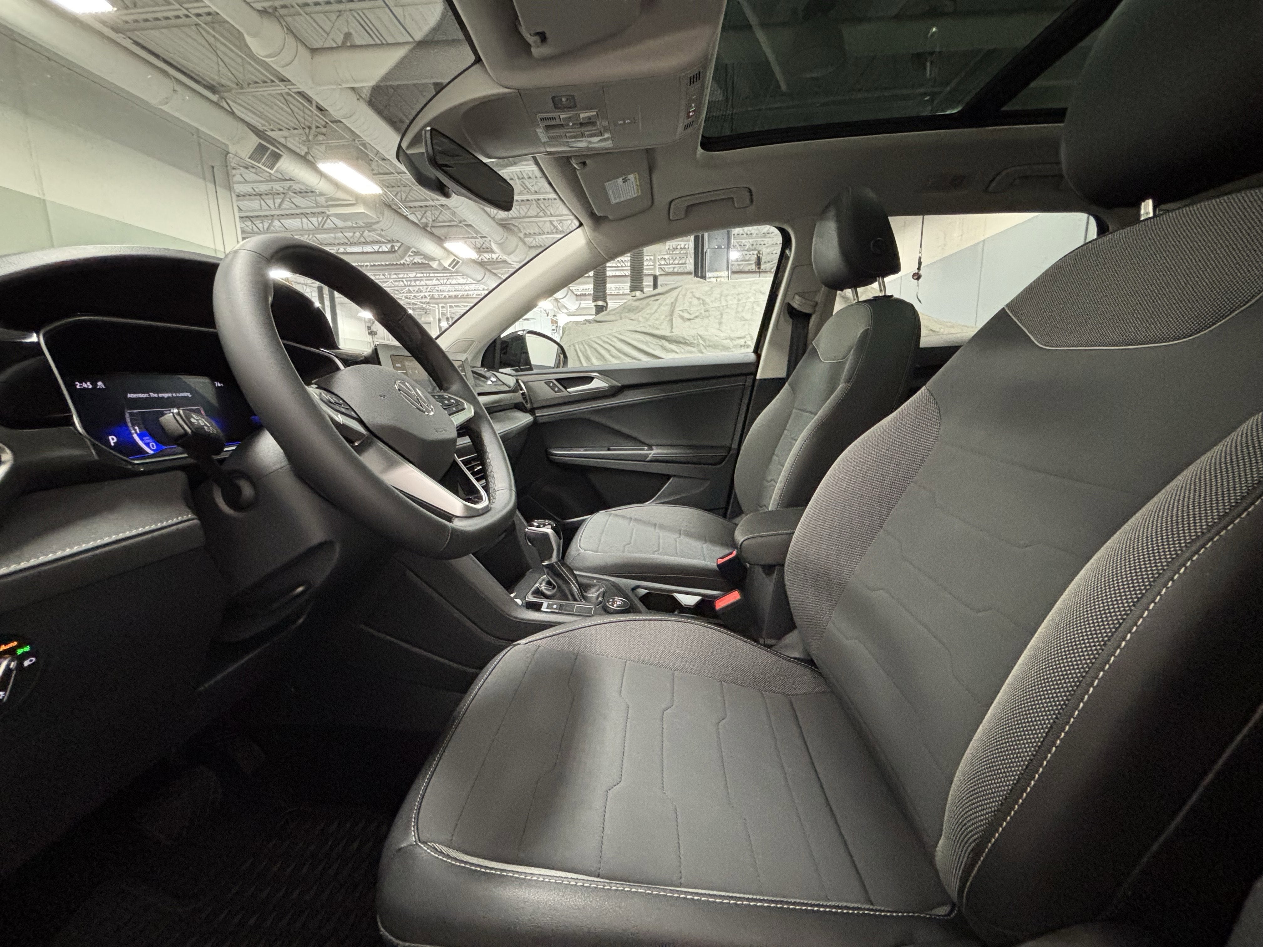 2025 Volkswagen Taos SE Black