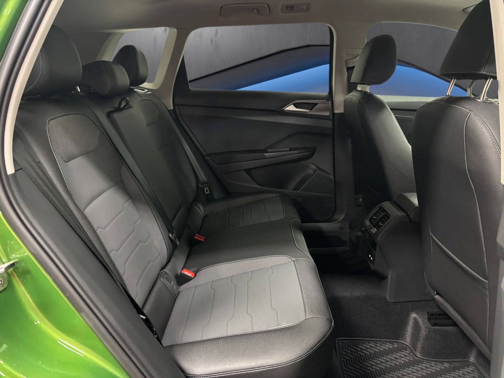 2026 Volkswagen Taos SE Black