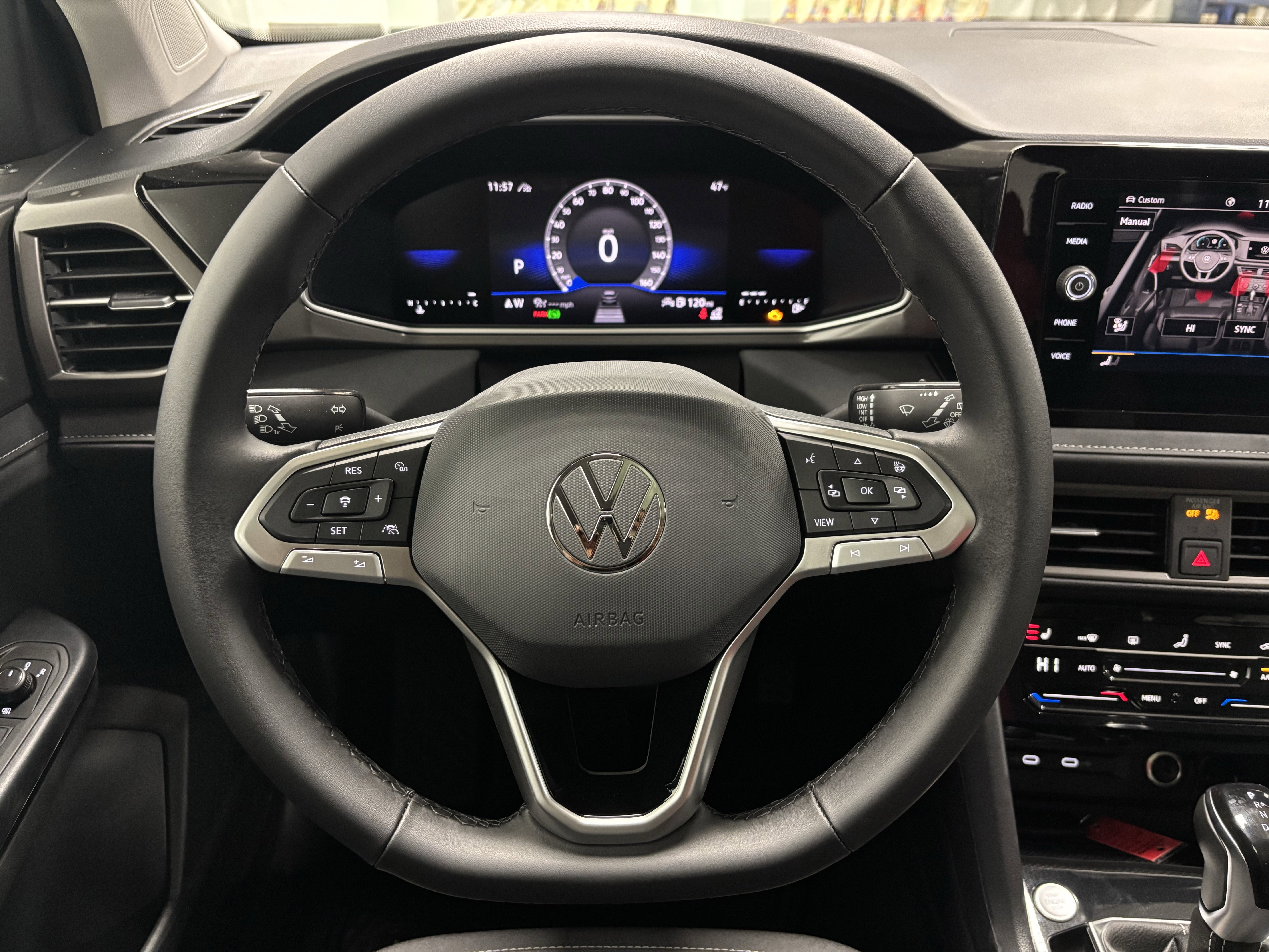 2026 Volkswagen Taos SE Black