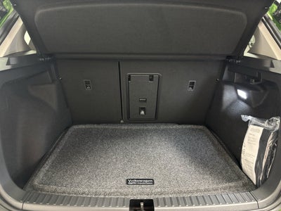 2026 Volkswagen Taos SE Black