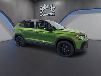 2026 Volkswagen Taos SE Black