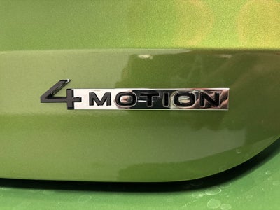 2026 Volkswagen Taos SE Black