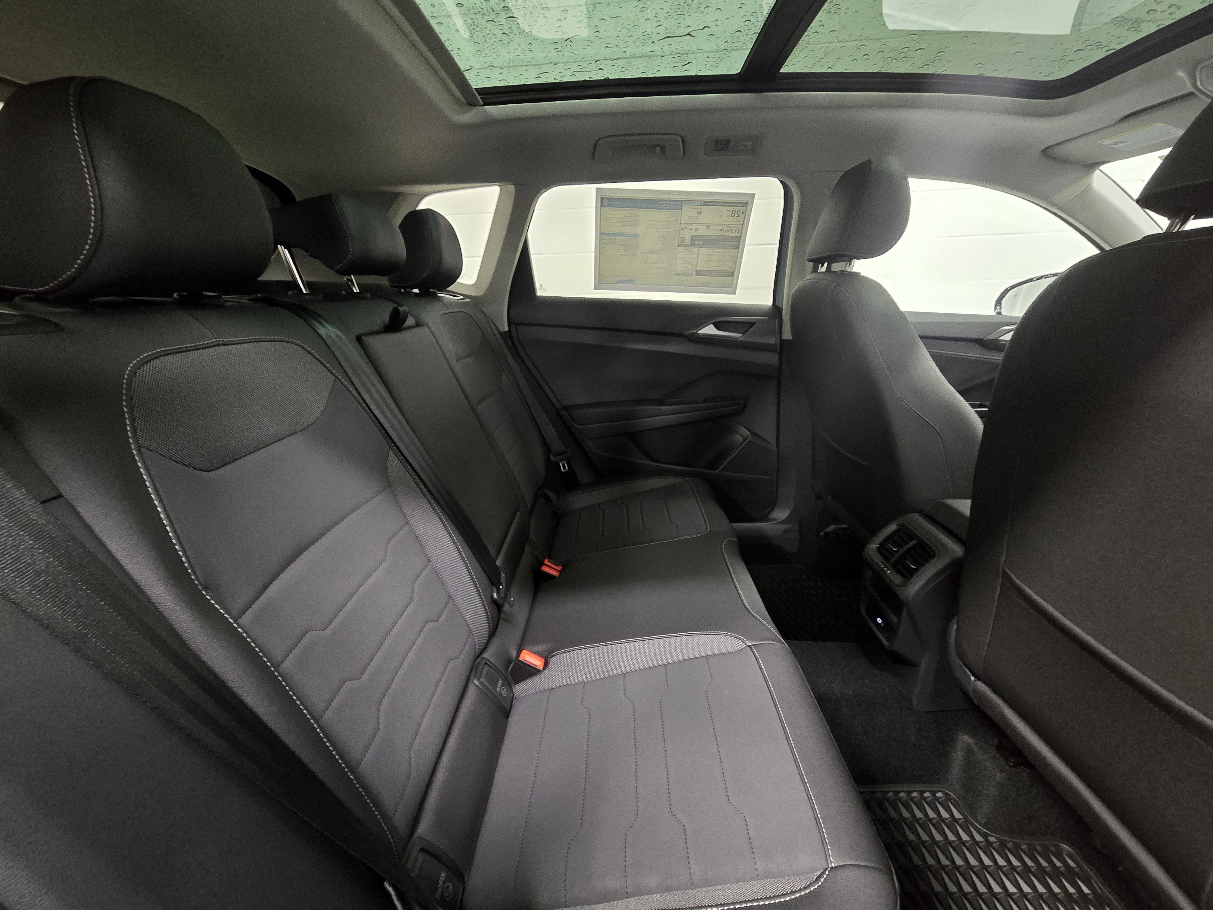 2025 Volkswagen Taos SE Black