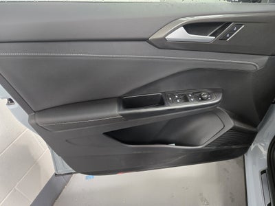 2025 Volkswagen Taos SE Black