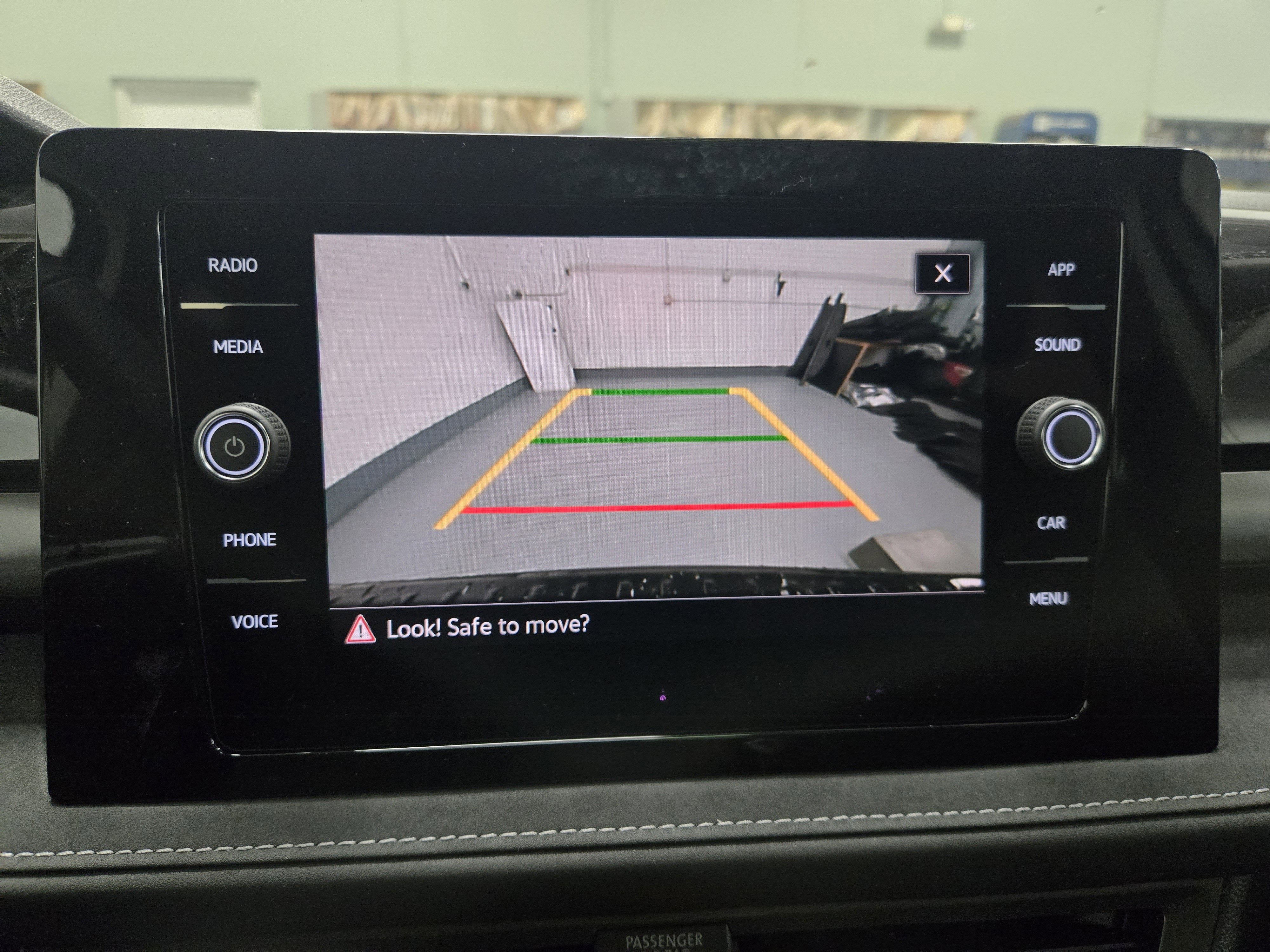 2025 Volkswagen Taos SE Black