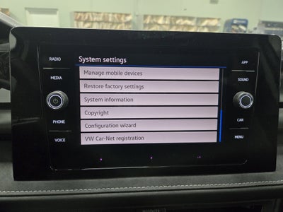 2025 Volkswagen Taos SE Black