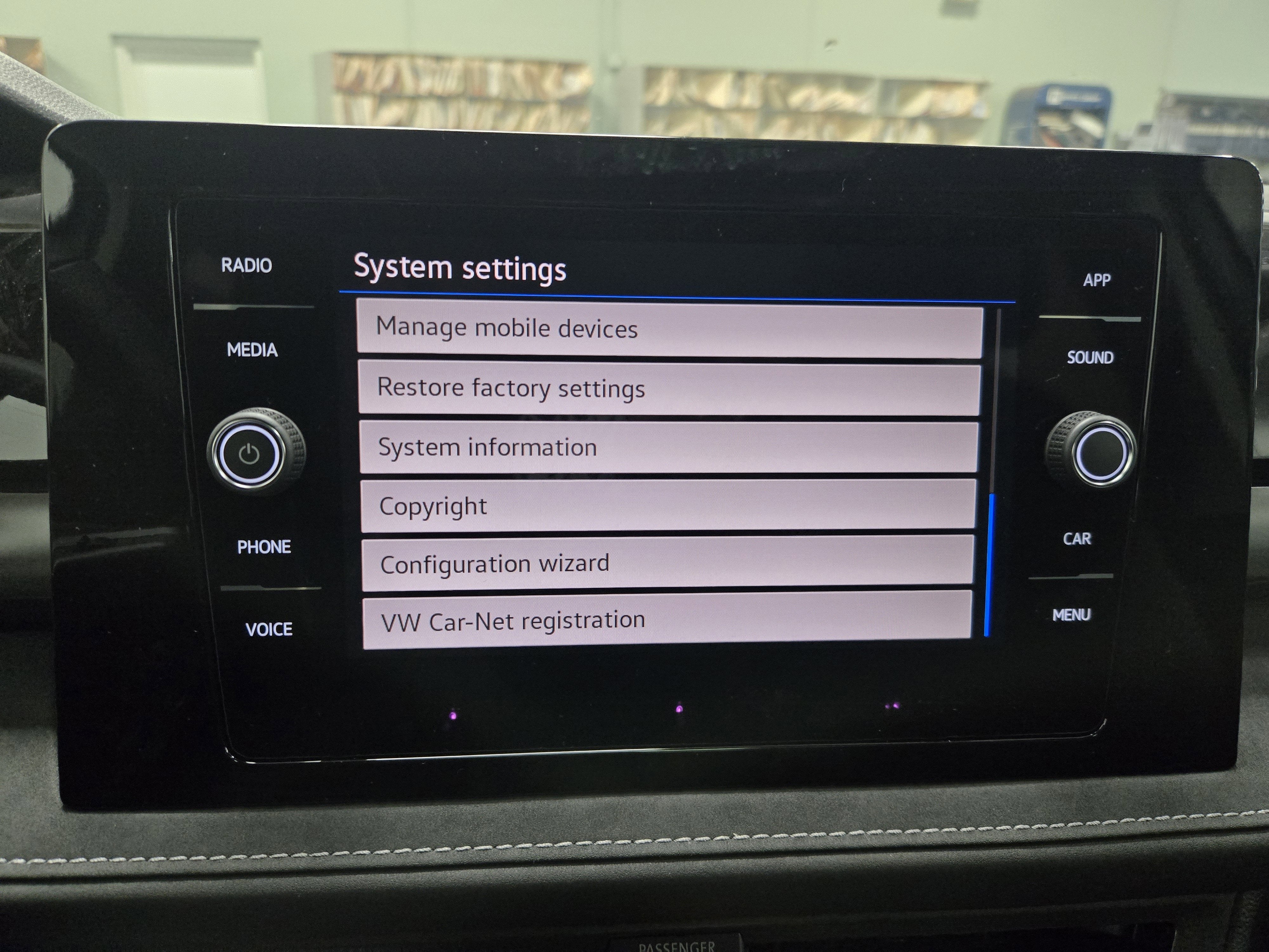 2025 Volkswagen Taos SE Black