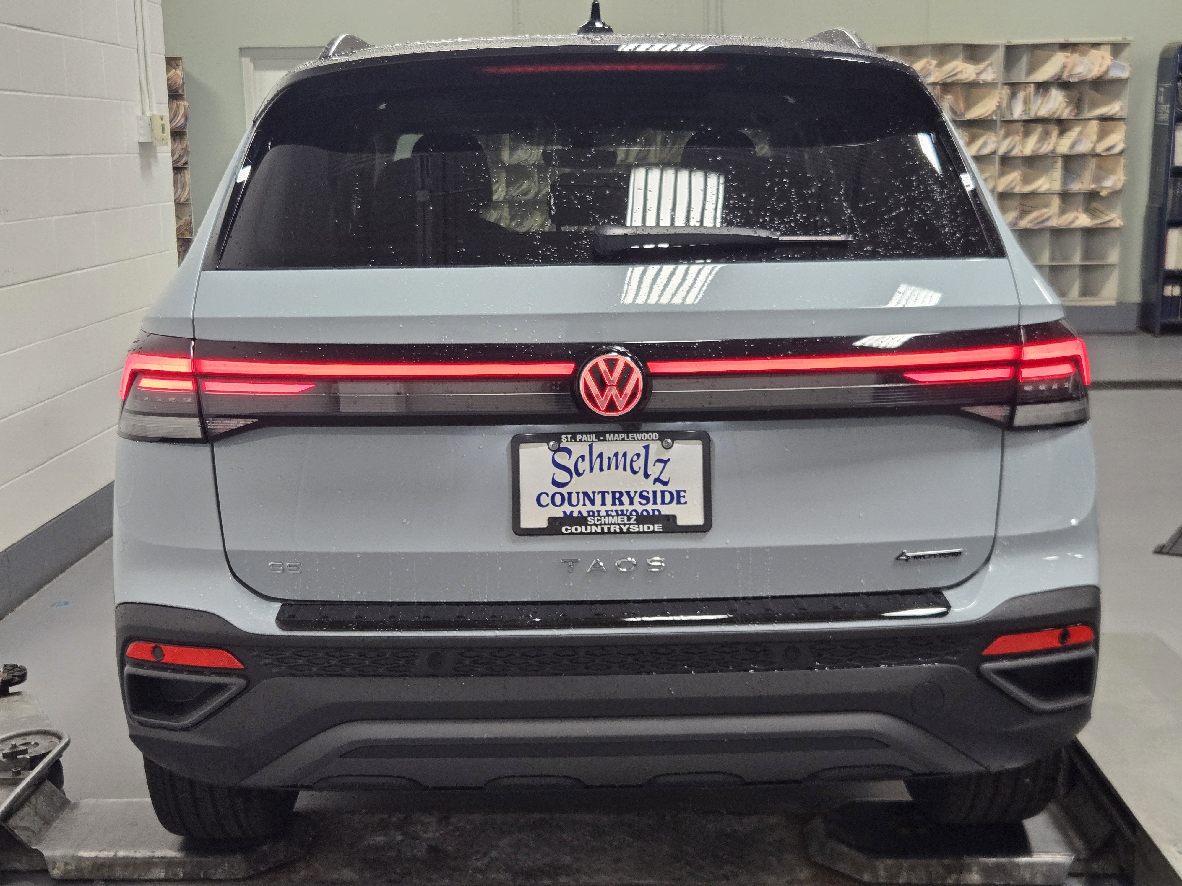 2025 Volkswagen Taos SE Black