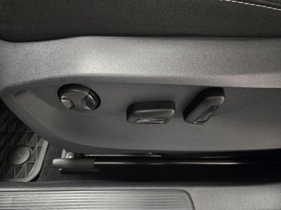 2025 Volkswagen Taos SE Black