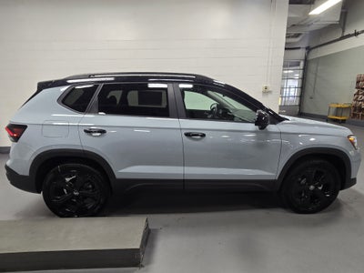 2025 Volkswagen Taos SE Black