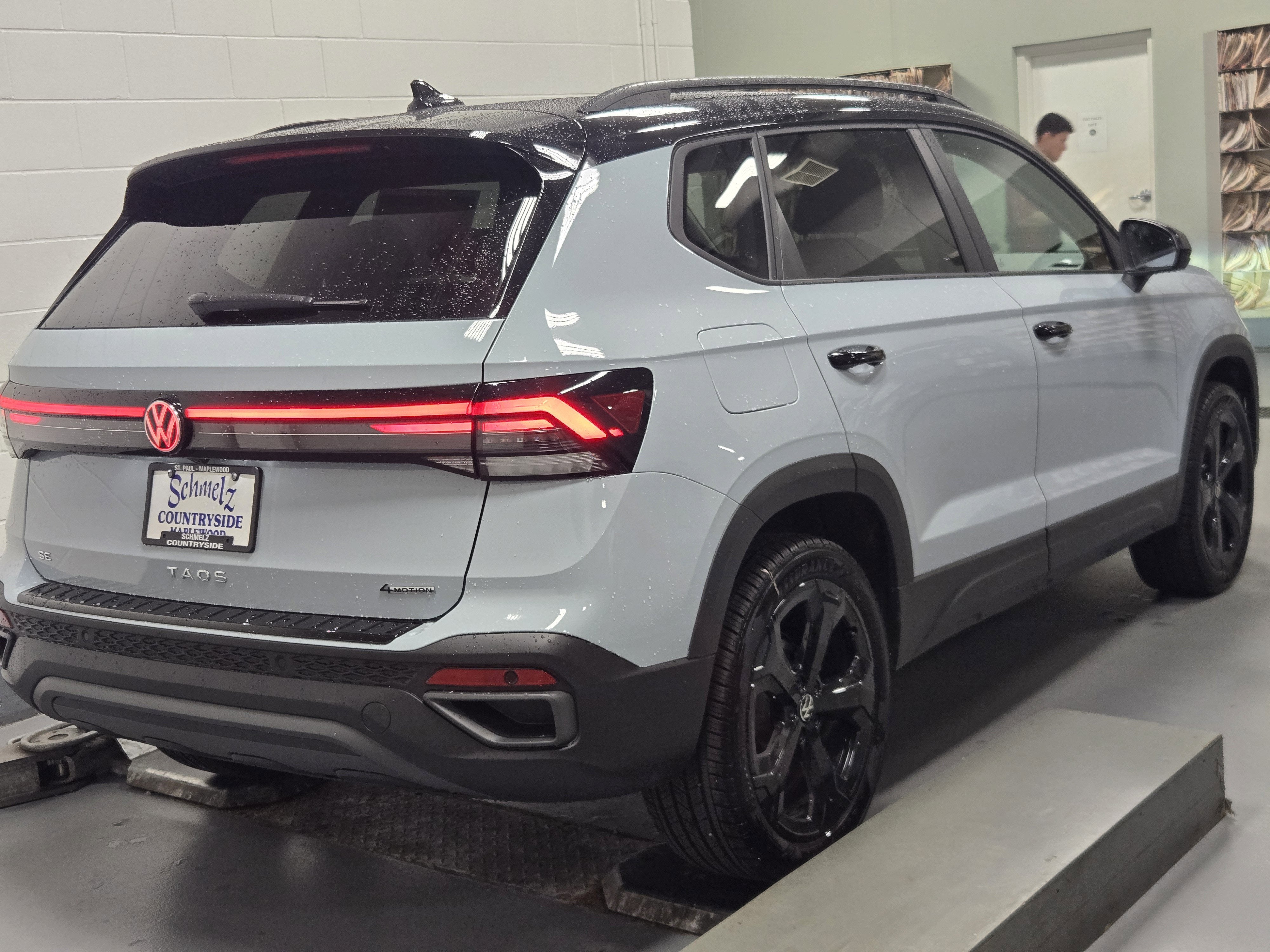 2025 Volkswagen Taos SE Black