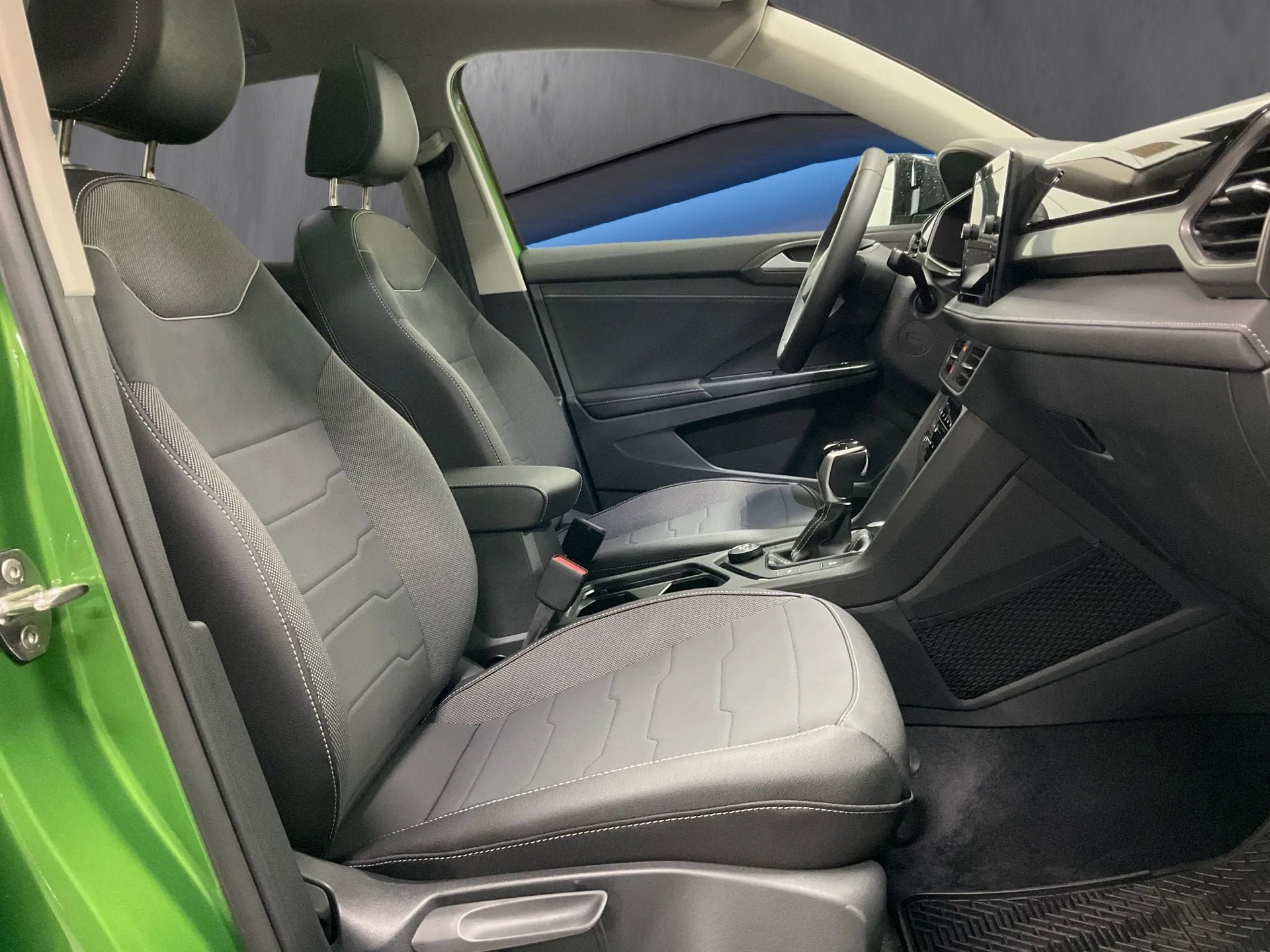 2026 Volkswagen Taos SE Black