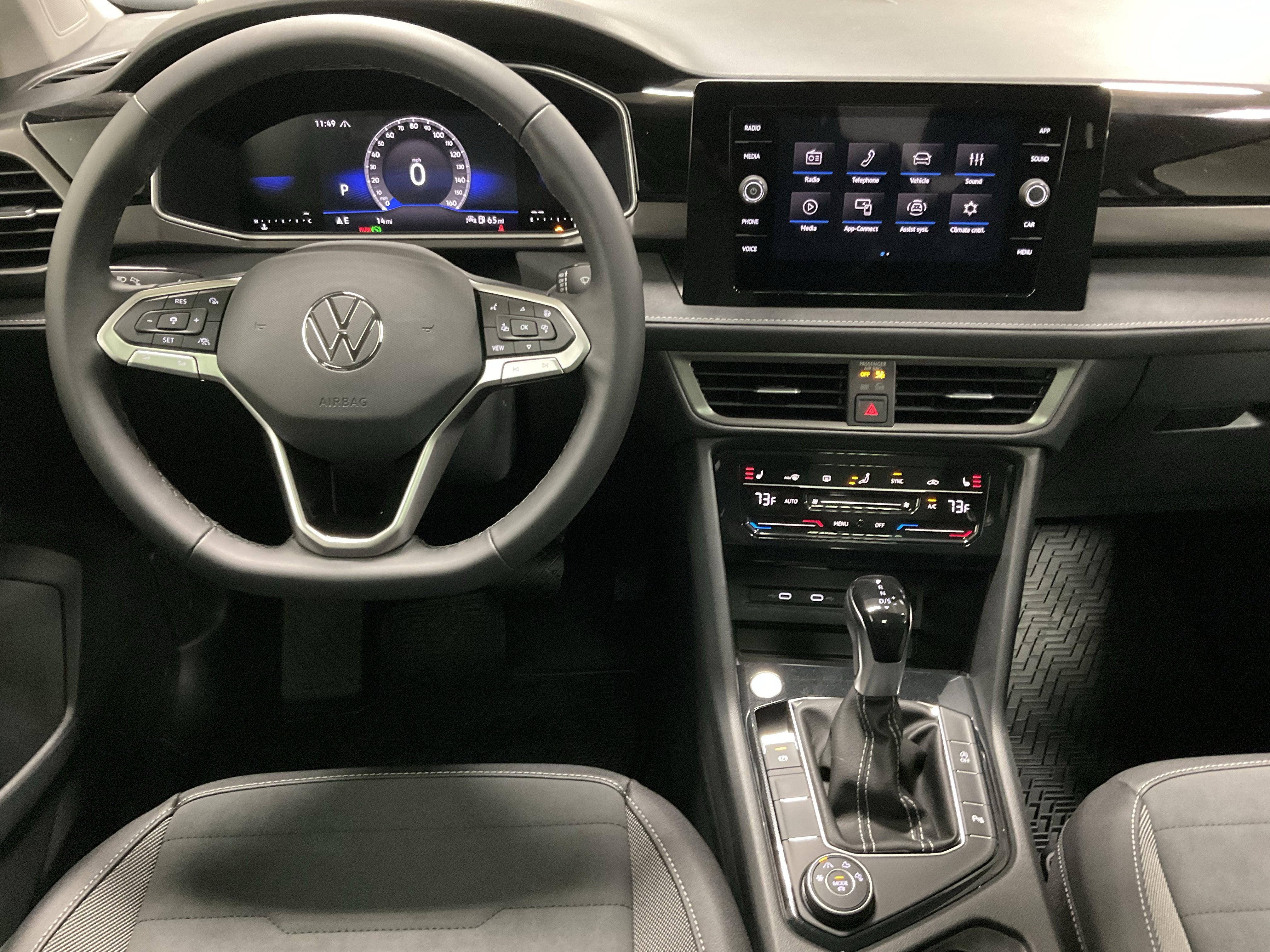 2026 Volkswagen Taos SE Black