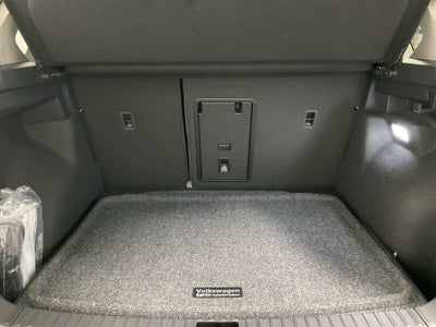 2026 Volkswagen Taos SE Black