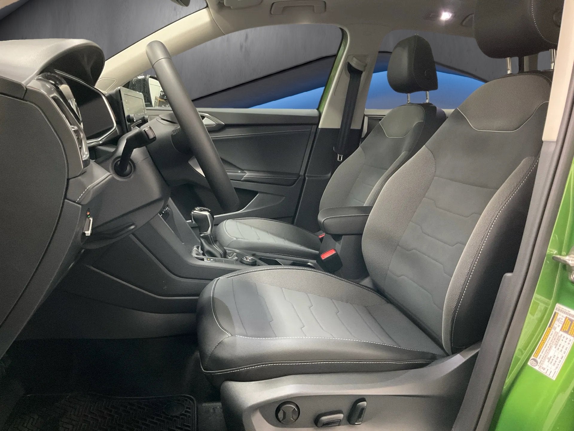 2026 Volkswagen Taos SE Black