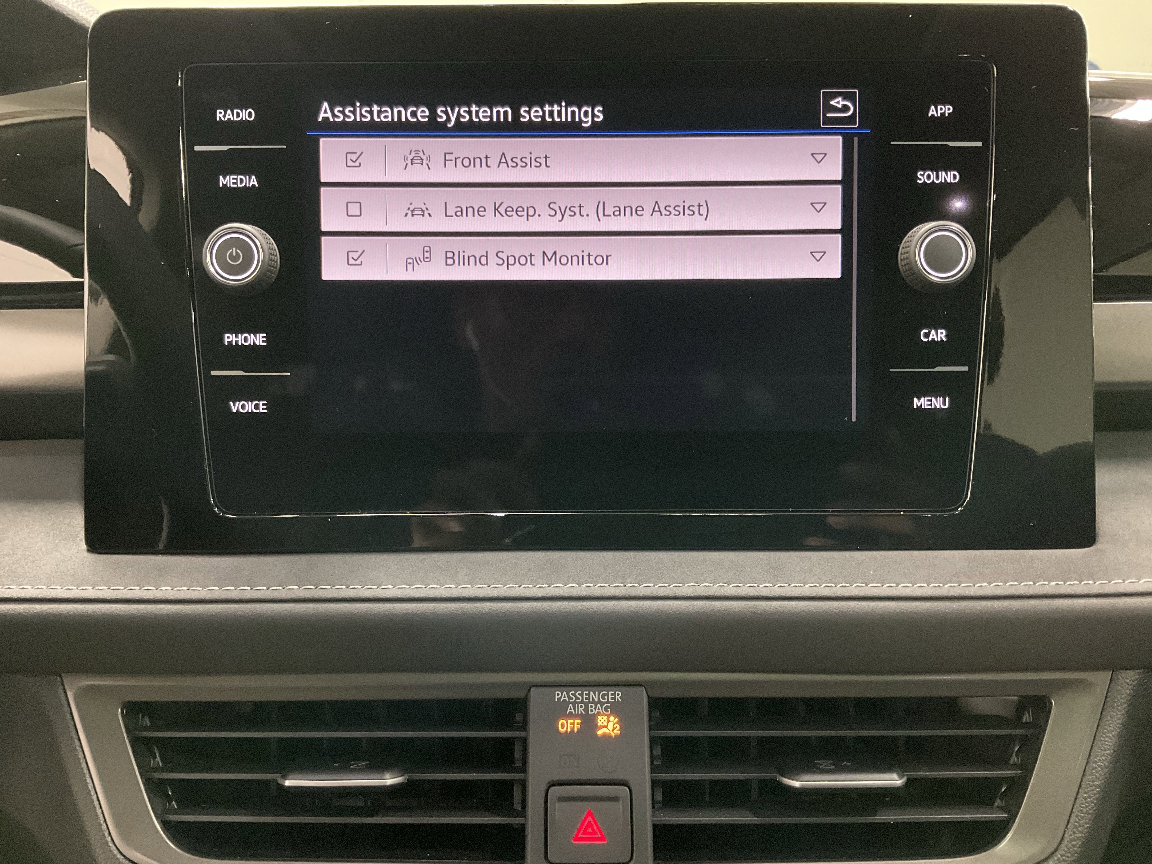 2026 Volkswagen Taos SE Black