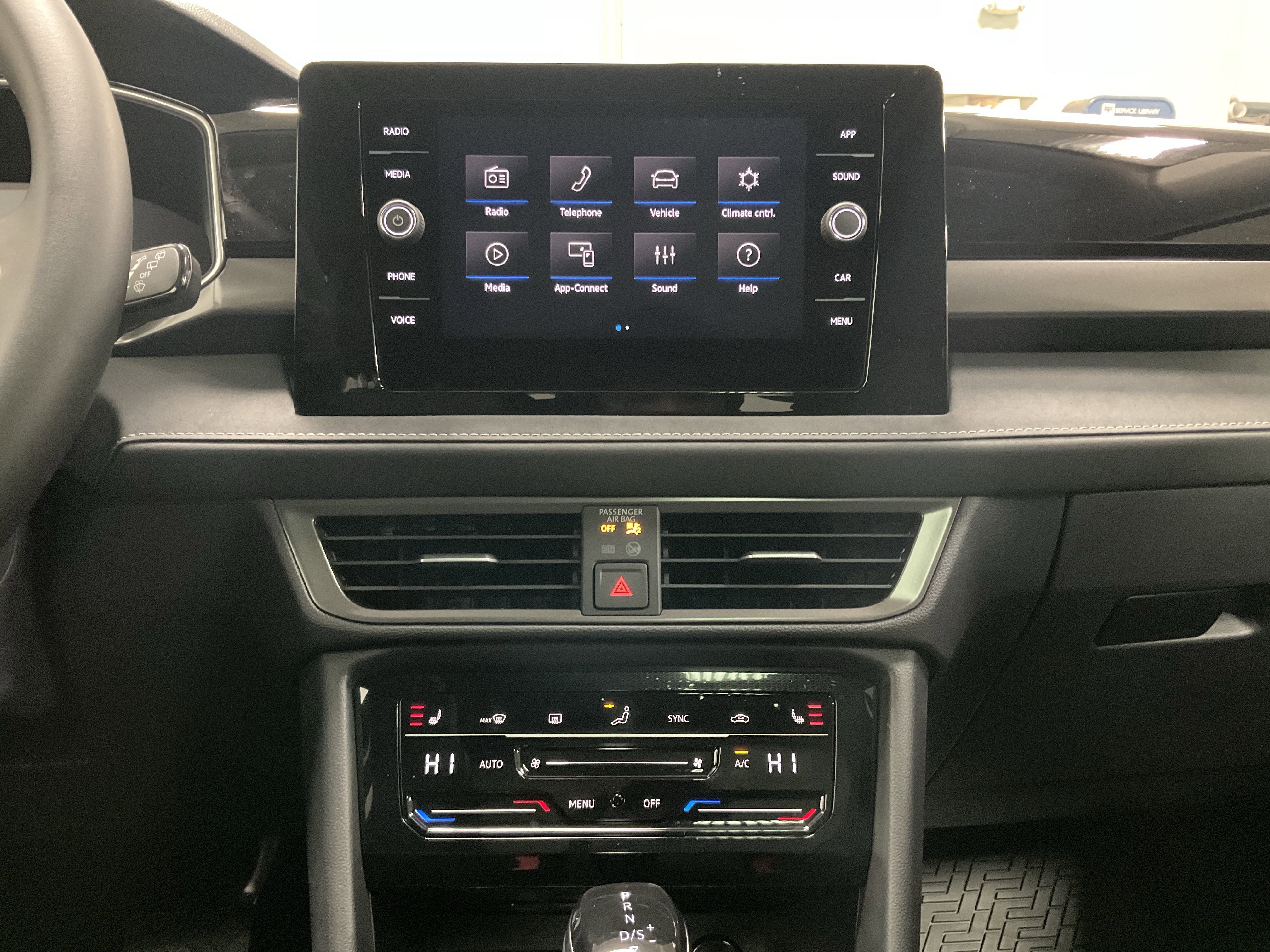 2026 Volkswagen Taos SE Black