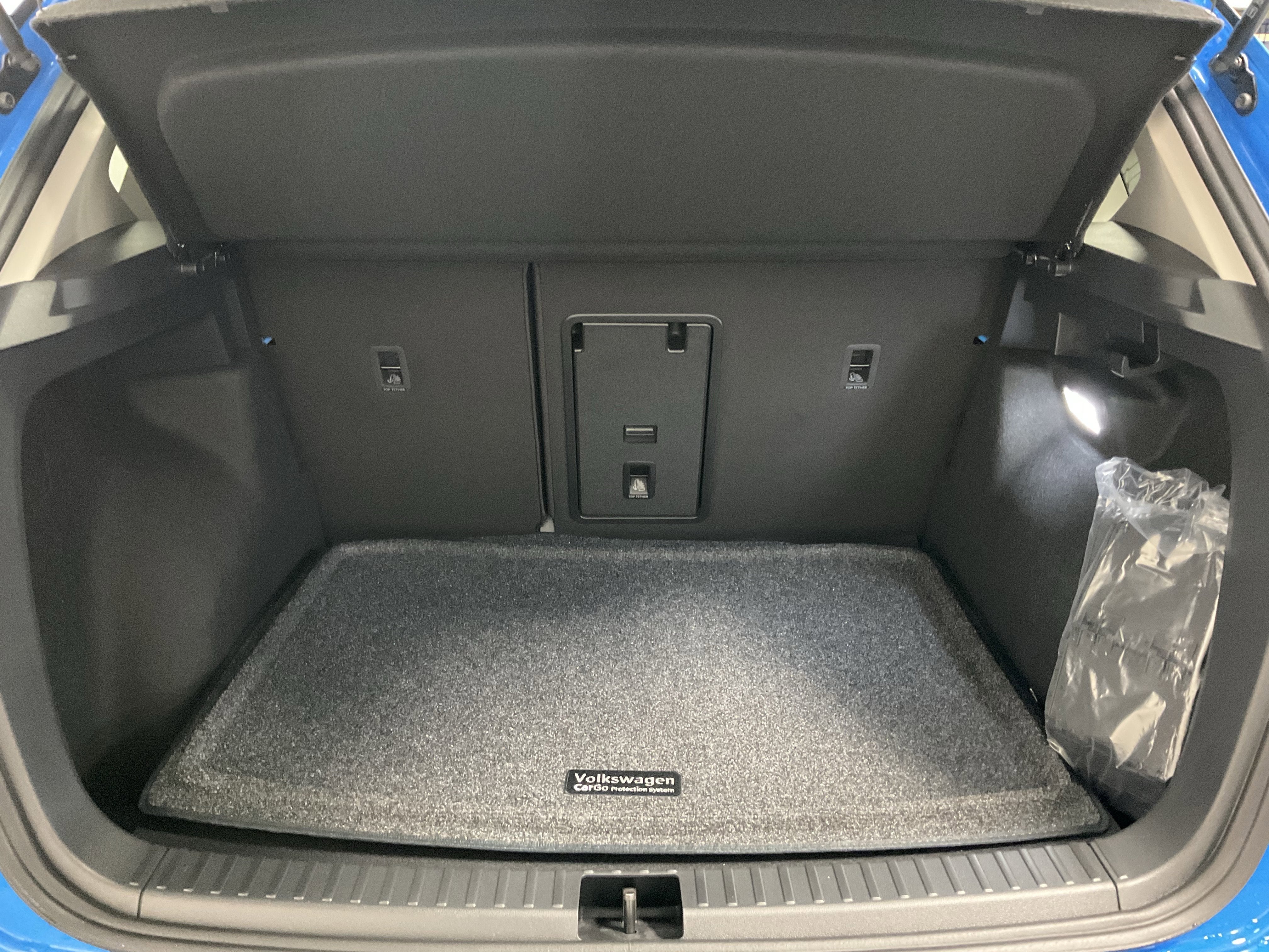 2026 Volkswagen Taos SE Black